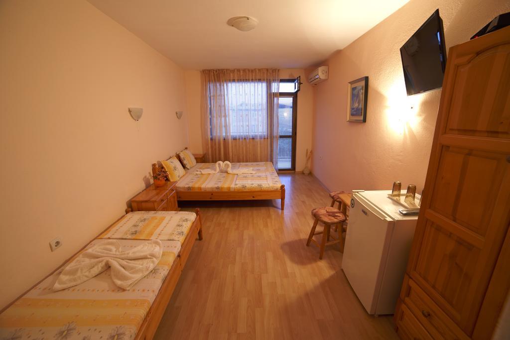 Primorski Briz Guest House Primorsko Buitenkant foto