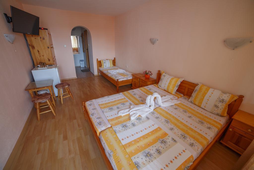Primorski Briz Guest House Primorsko Buitenkant foto